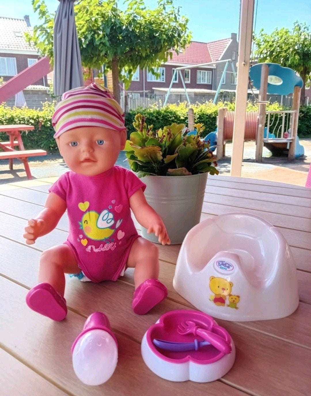 Baby pop met accessoires voor 7.50, Kinderen en Baby's, Speelgoed | Poppen, Zo goed als nieuw, Babypop, Ophalen of Verzenden
