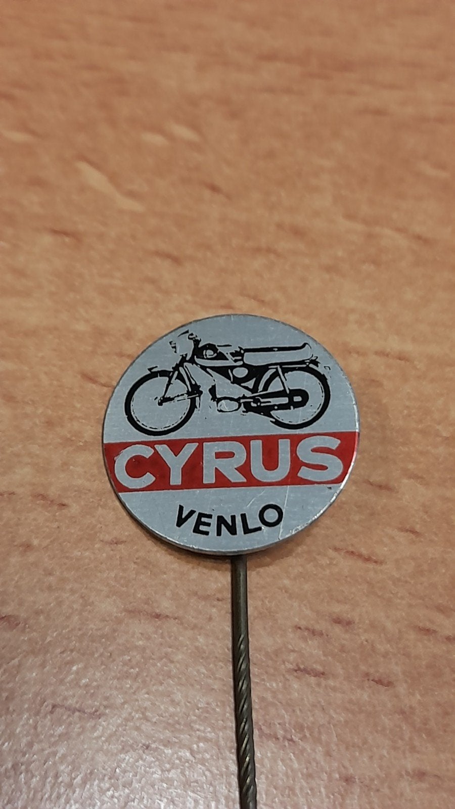 Vintage Cyrus Venlo Speldje - Bromfiets Pin, Verzenden, Gebruikt