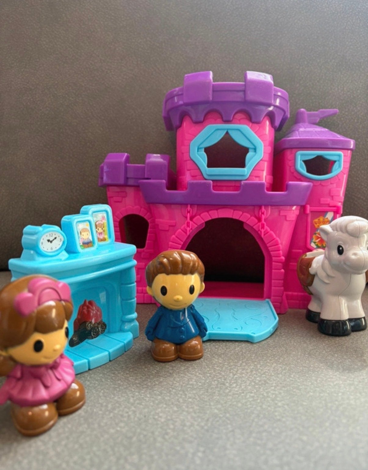 Speelgoed kasteel met poppetjes en paardje, Ophalen of Verzenden, Gebruikt, Jongen of Meisje