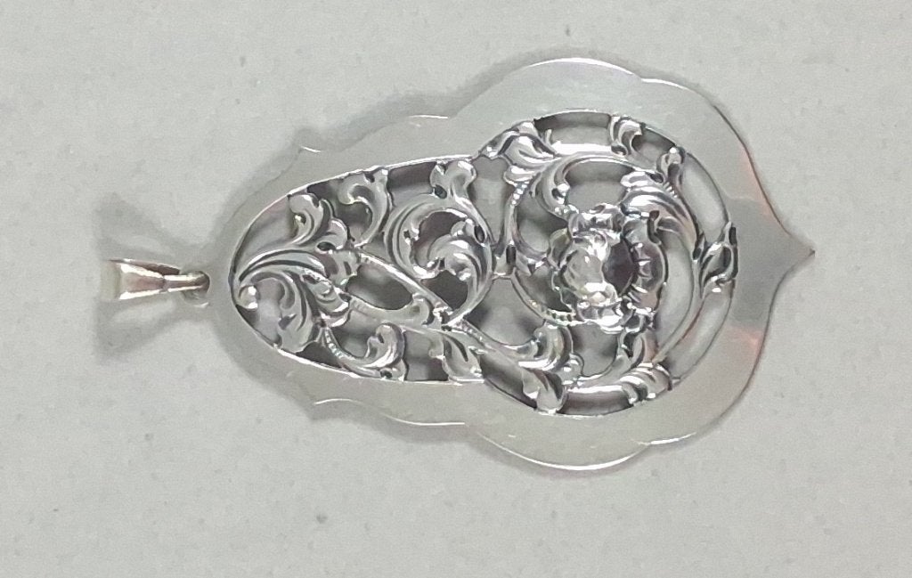 grote Zilveren hanger 835 zilver, https://www.zilverjuwelier.nl/nieuw-toegevoegde-voorwerpen/, Gebruikt, Bloem of Plant, https://www.zilverjuwelier.nl/product-categorie/sieraden/