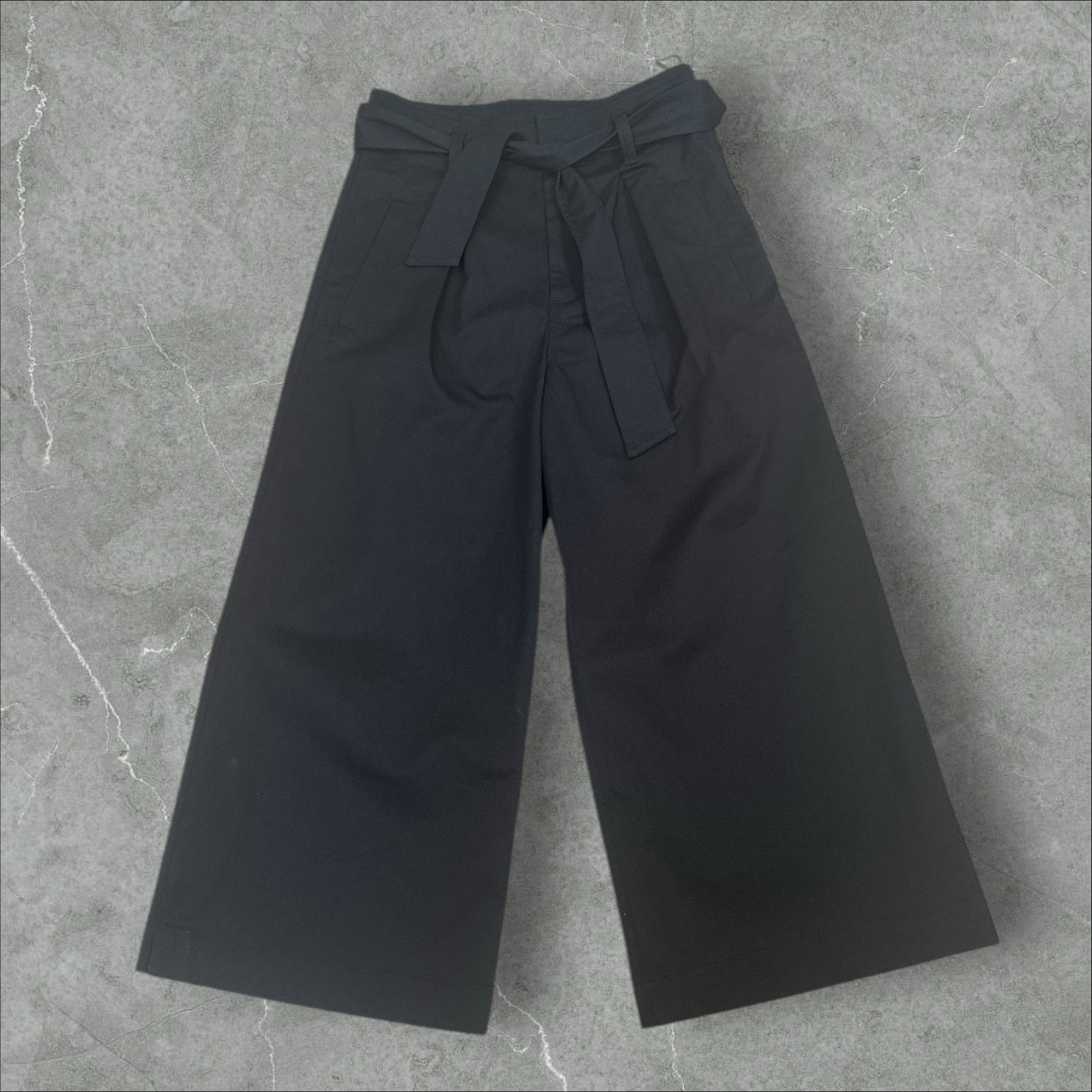 Momoni Zwarte Culotte Broek Maat 38, Maat 38/40 (M), Zwart, Ophalen of Verzenden, Zo goed als nieuw