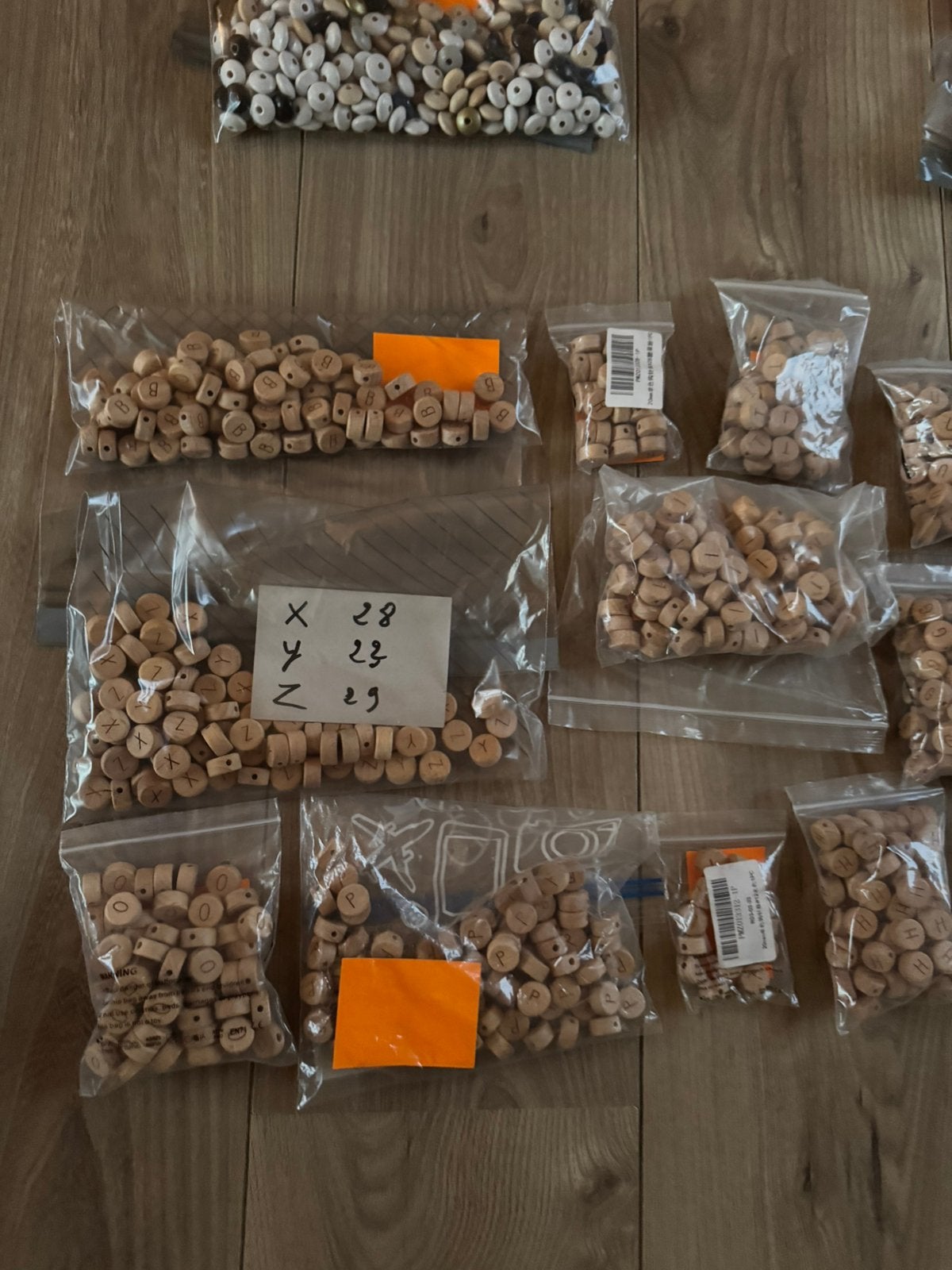 Foto 2 van Mega collectie van 6200+ siliconen kralen te koop