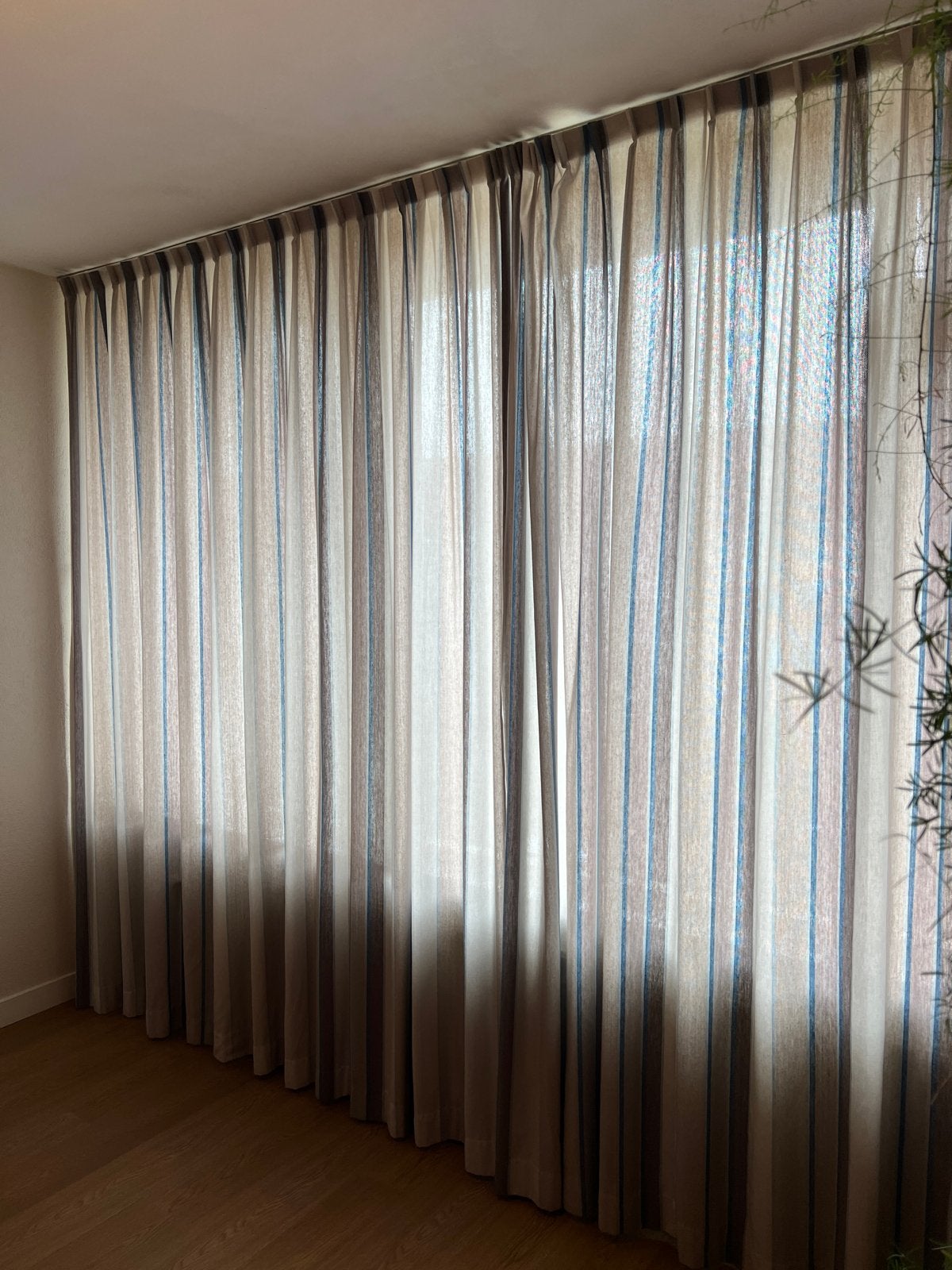 Gordijnen met streepdessin - Hoogte 250 cm, Breedte 360 cm, Beige, Ophalen of Verzenden, Zo goed als nieuw, Gordijn