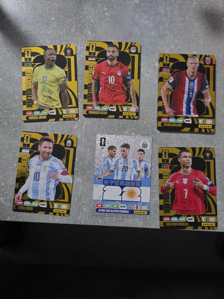 Panini Voetbalplaatjes - Messi, Ronaldo, Haaland, Salah, Ophalen of Verzenden, Zo goed als nieuw, Meerdere kaarten, Foil