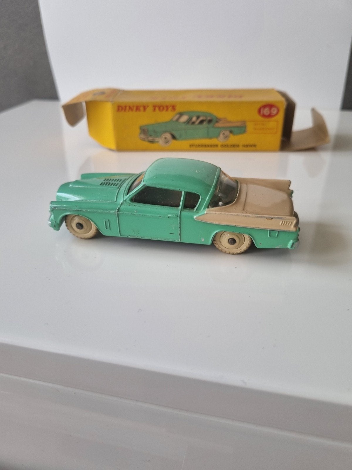 dinky toys, Hobby en Vrije tijd, Modelauto's | 1:43, Ophalen of Verzenden, Gebruikt, Auto, Dinky Toys