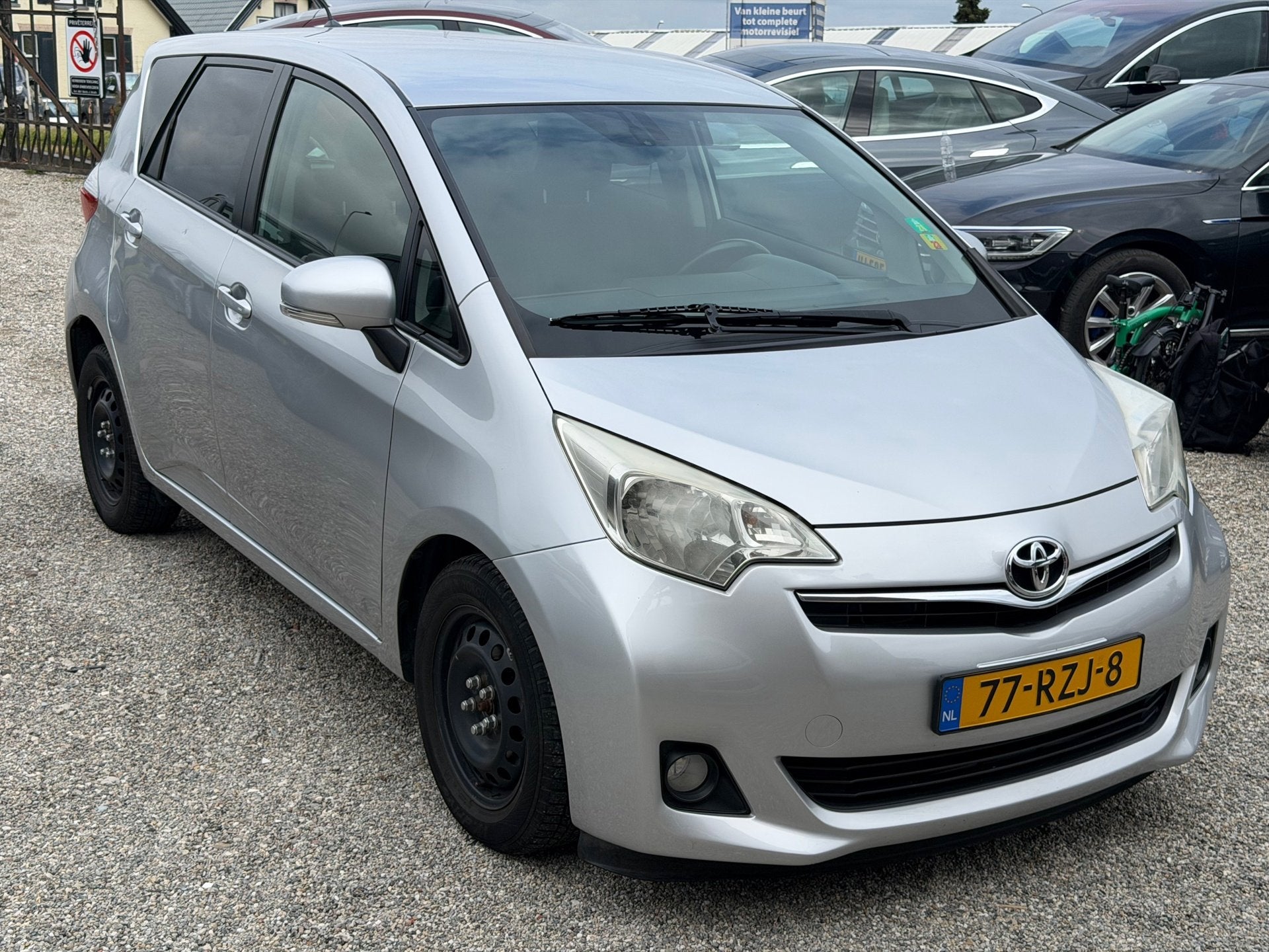 Toyota Verso-S 1.3 VVT-i Dynamic Keyless Automaat Camera Win, Auto's, Toyota, Gebruikt, 4 cilinders, Bedrijf, 99 pk