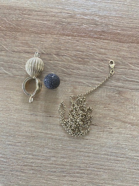ketting met vergulde hanger met verwisselbare steen, Sieraden, Tassen en Uiterlijk, Ophalen of Verzenden, Zo goed als nieuw, Goud