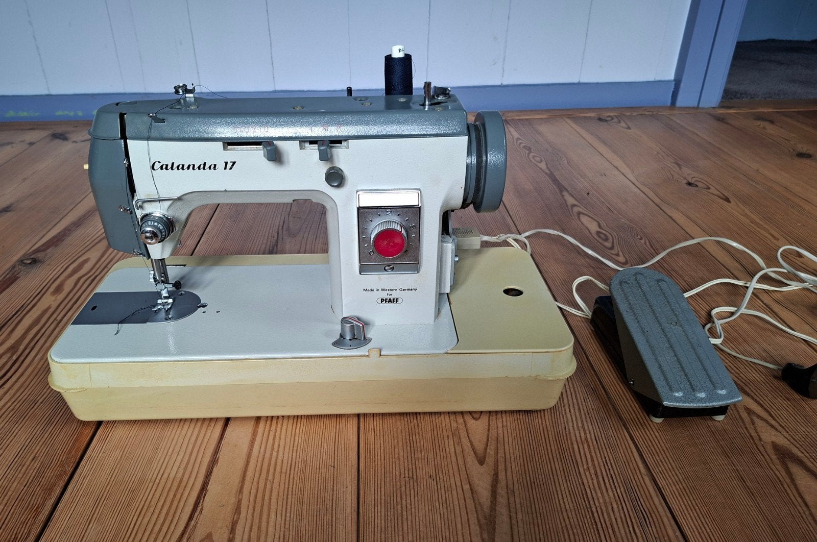 Goedwerkende "Pfaff" Calanda 17 naaimachine., Ophalen, Gebruikt, Naaimachine, Pfaff