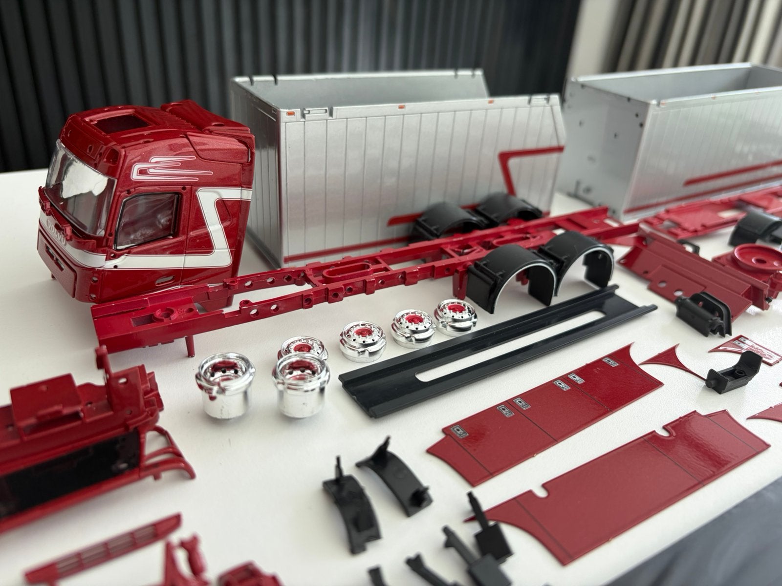 Tekno Volvo Fh Van Leeuwen mest combi met kraan., Ophalen of Verzenden, Zo goed als nieuw, Bus of Vrachtwagen, Tekno