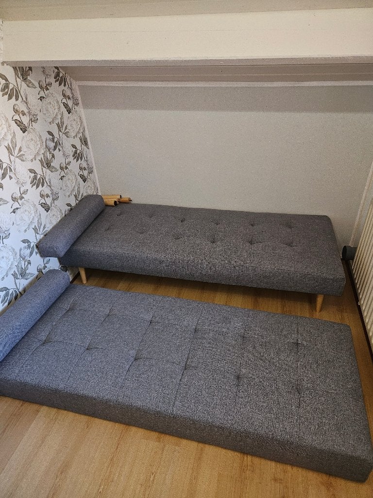 Set van 2 grijze 1-persoons bedden / slaapbanken, Ophalen, Eenpersoons, Zo goed als nieuw, 80 cm