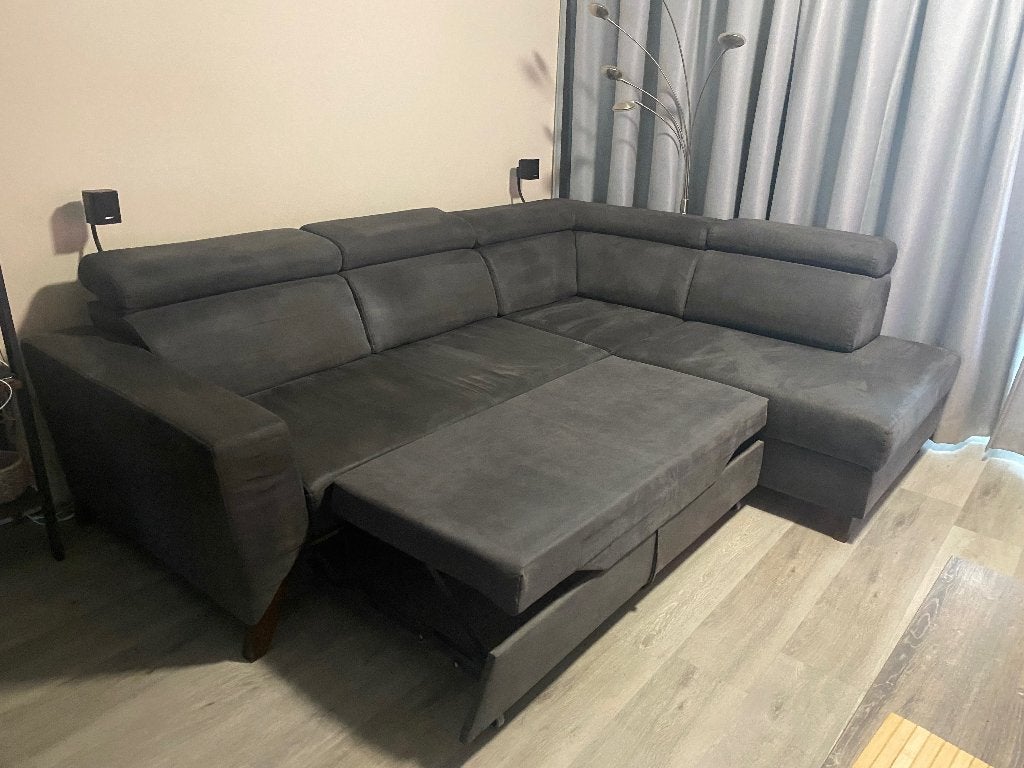 Foto 6 van Compleet eetkamer inrichting met 6 leren stoelen salontafel