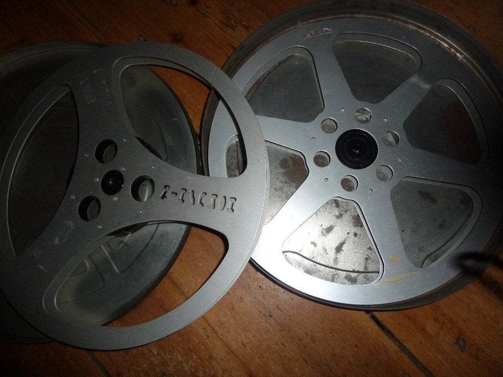 16mm film mooie 500mtr Eiki opwikkelspoelen lichtgewicht, Ophalen of Verzenden, 16mm film