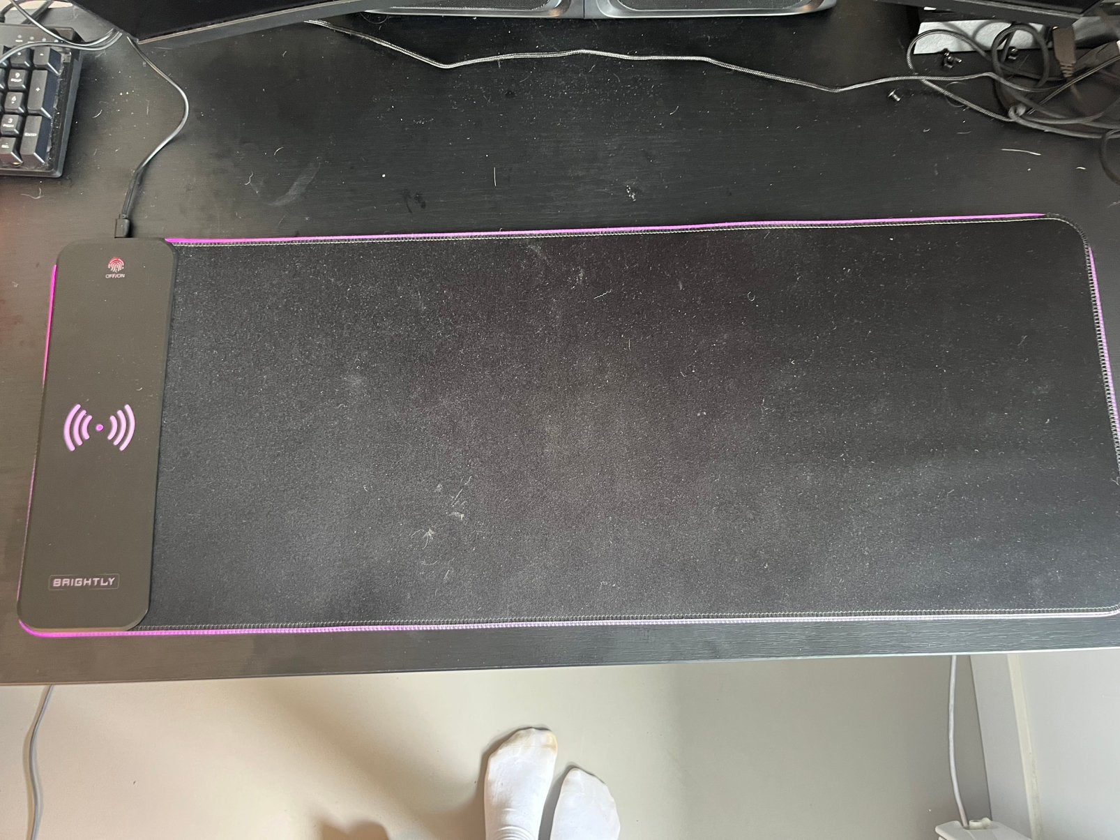 Gaming muismat met rgb en telefoon oplaad station, Ophalen of Verzenden, Gaming muismat, Zo goed als nieuw