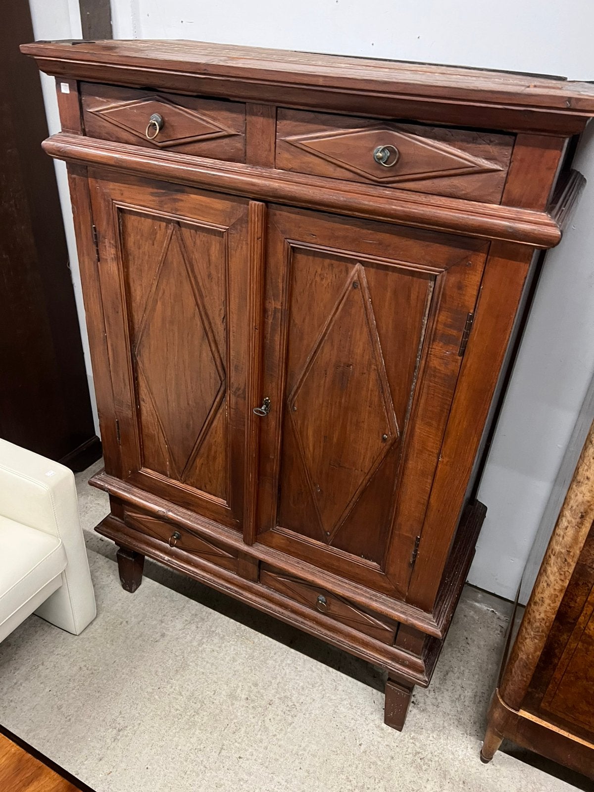 Antieke houten kabinet, Ophalen