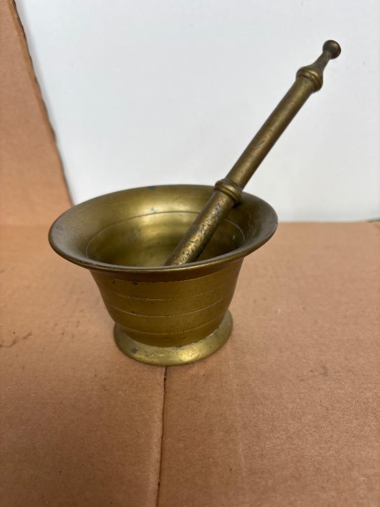 Antieke Spaanse messing gegoten vijzel, Antiek en Kunst, Ophalen of Verzenden, Brons