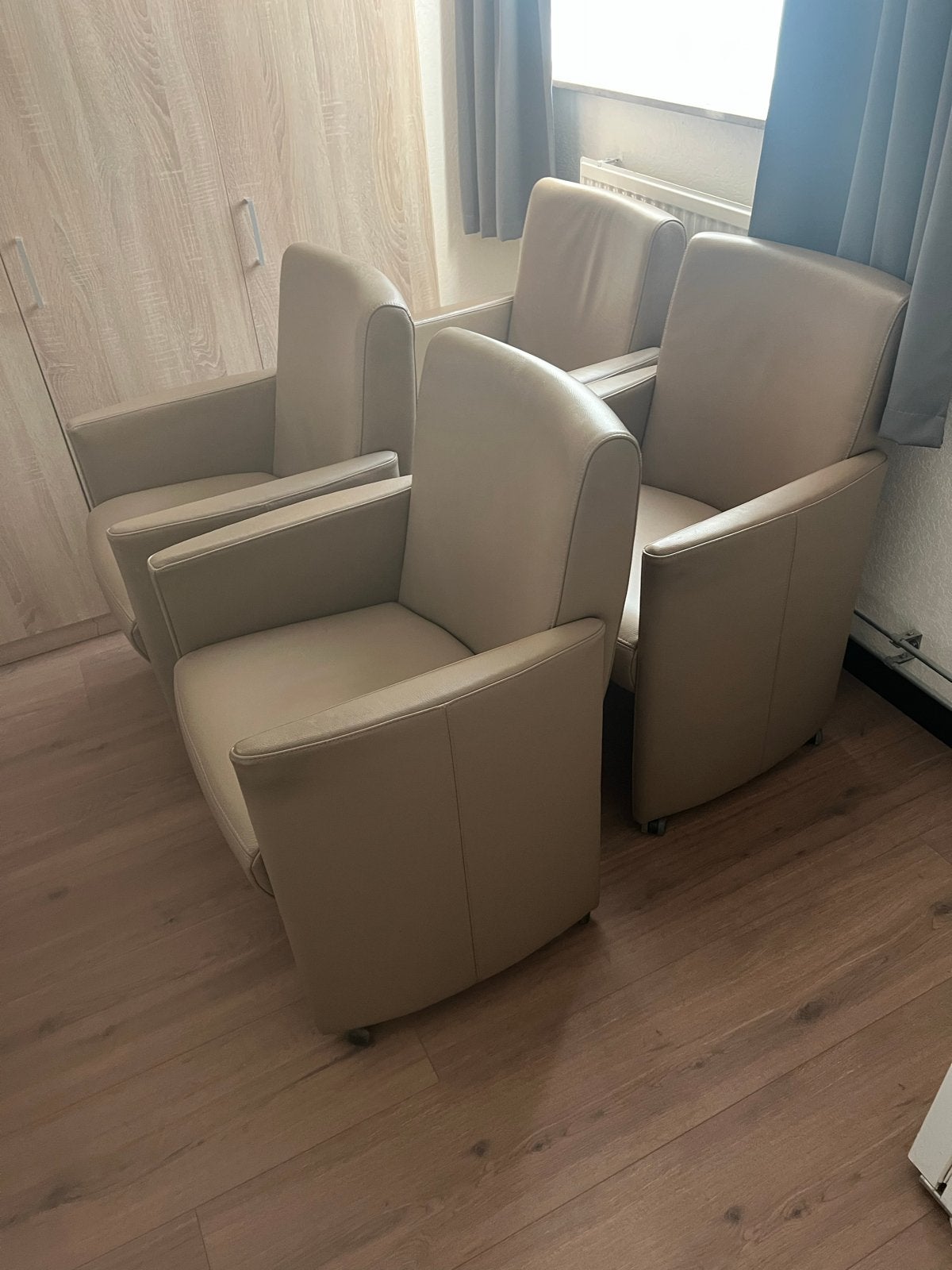 Mooie leren stoelen voor eethoek of kantoor, Huis en Inrichting, Stoelen, Ophalen, Gebruikt, Bruin, Leer