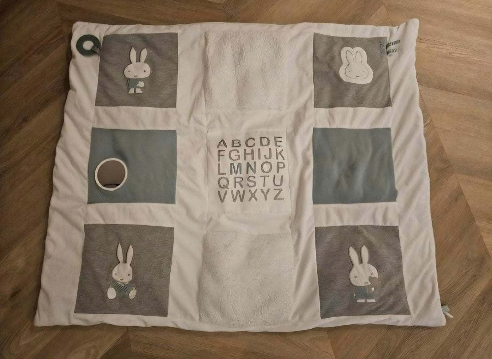 Zacht speelkleed met Nijntje en spiegeltje, Kinderen en Baby's, Speelgoed | Babyspeelgoed, Ophalen