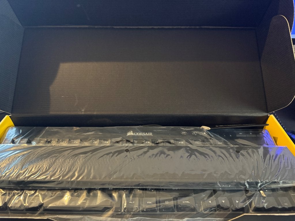 Corsair K55 RGB 3 in 1 toetsenbord,muis en muismat, Ophalen, Nieuw, Draadloos, Qwerty