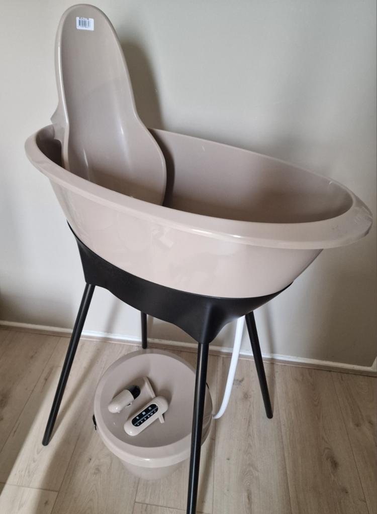 Luma babybadje met standaard en badzitje, Zo goed als nieuw, Badje, Standaard, Ophalen