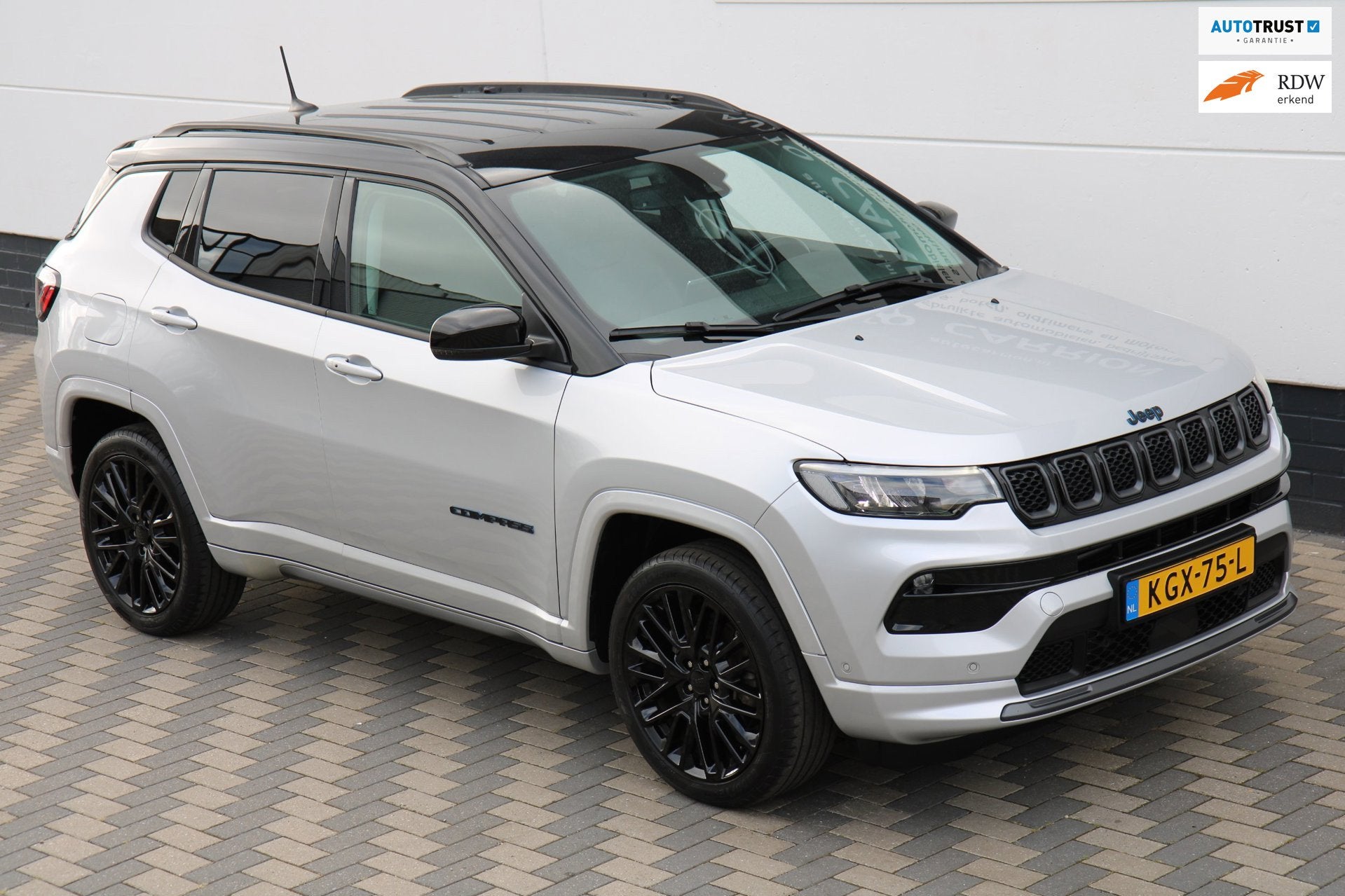 Jeep Compass 4xe 240 Plug-in Hybrid Leder Carplay Luxe BTW !, Automaat, Zwart, 4 cilinders, Automatische klimaatregeling