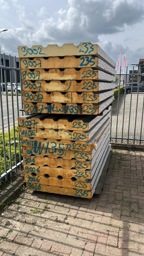 Geïsoleerde dak-/wandpanelen 5 euro m2, Doe-het-zelf en Verbouw, Platen en Panelen, Ophalen, Gebruikt, Overige materialen, 100 mm of meer
