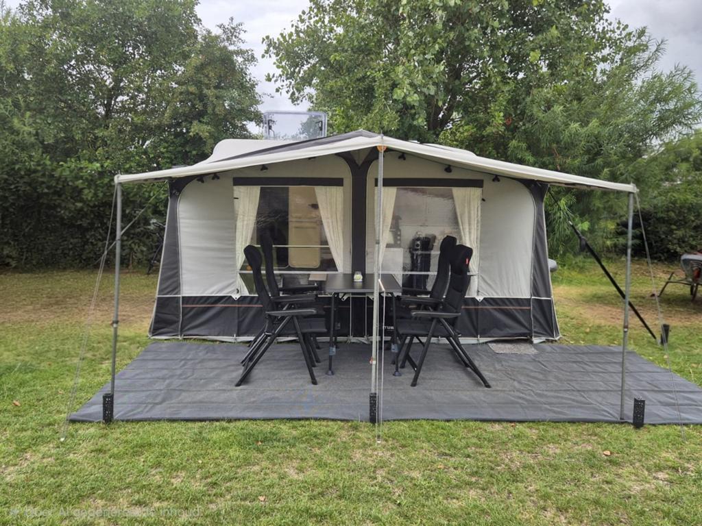 Dethleffs NewLine  Fransbed en isabellatent 3m diep & luifel, Frans bed, 750 - 1000 kg, Particulier, Dethleffs