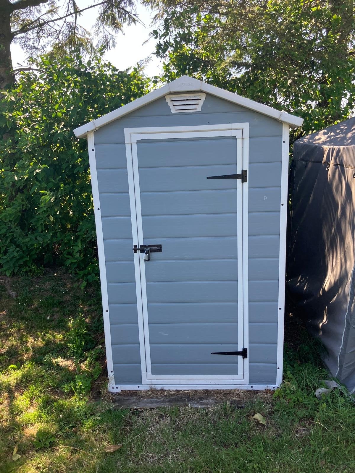 Keter Manor kunststof berging - ideaal voor tuin of camping, Ophalen, Gebruikt, Kunststof, Overige typen