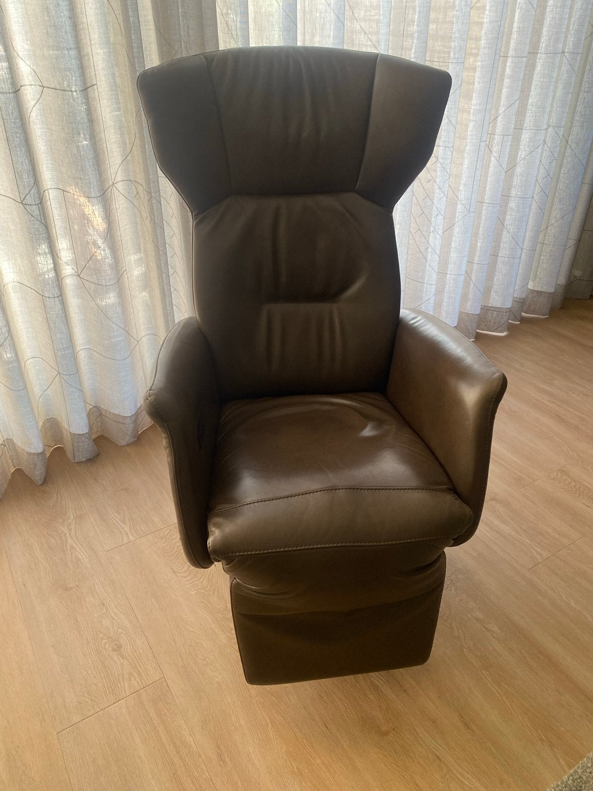 Gealux bruin leren relaxfauteuil met elektrische verstelling, Ophalen, 100 tot 125 cm, Leer, Zo goed als nieuw