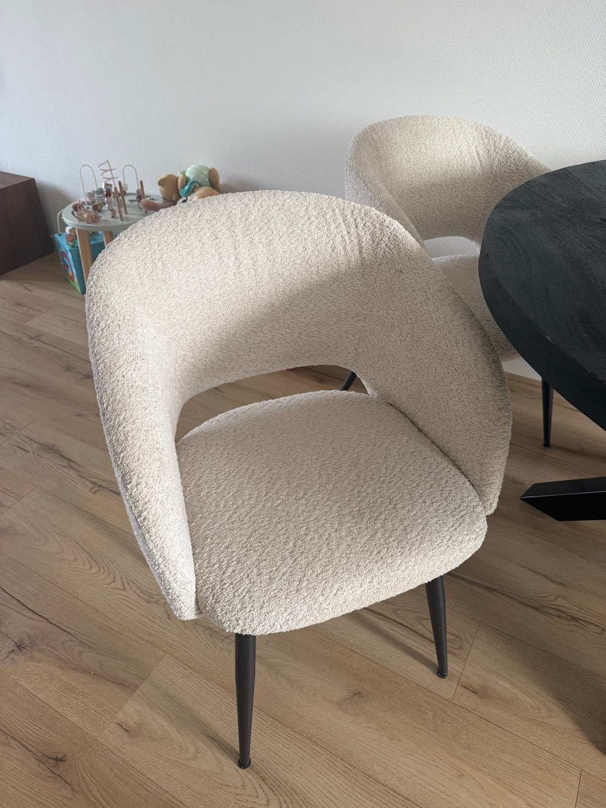 Beige eetkamerstoelen 4 stuks (Leenbakker), Ophalen, Twee, Overige kleuren, Zo goed als nieuw
