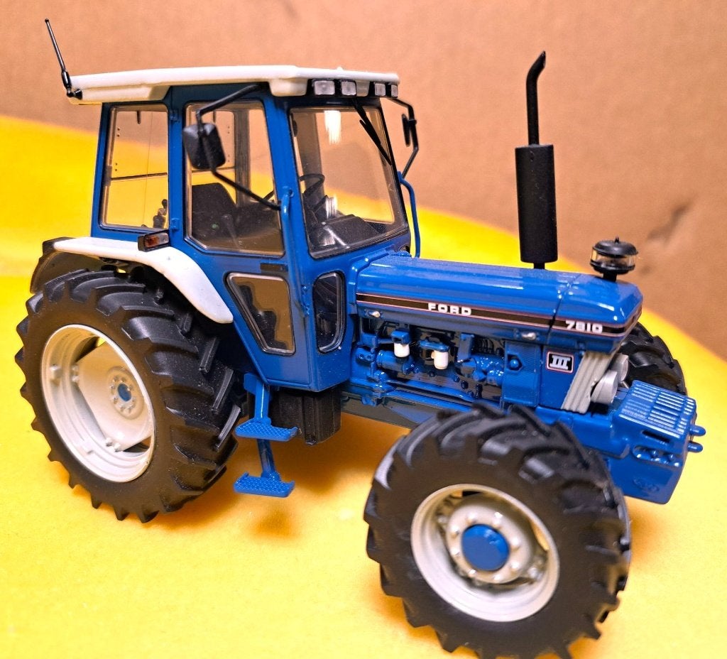Ford 7810 4WD Tractor Universal Hobbies UH 1:32 zonder doos, Ophalen of Verzenden, Gebruikt, Tractor of Landbouw, Universal Hobbies