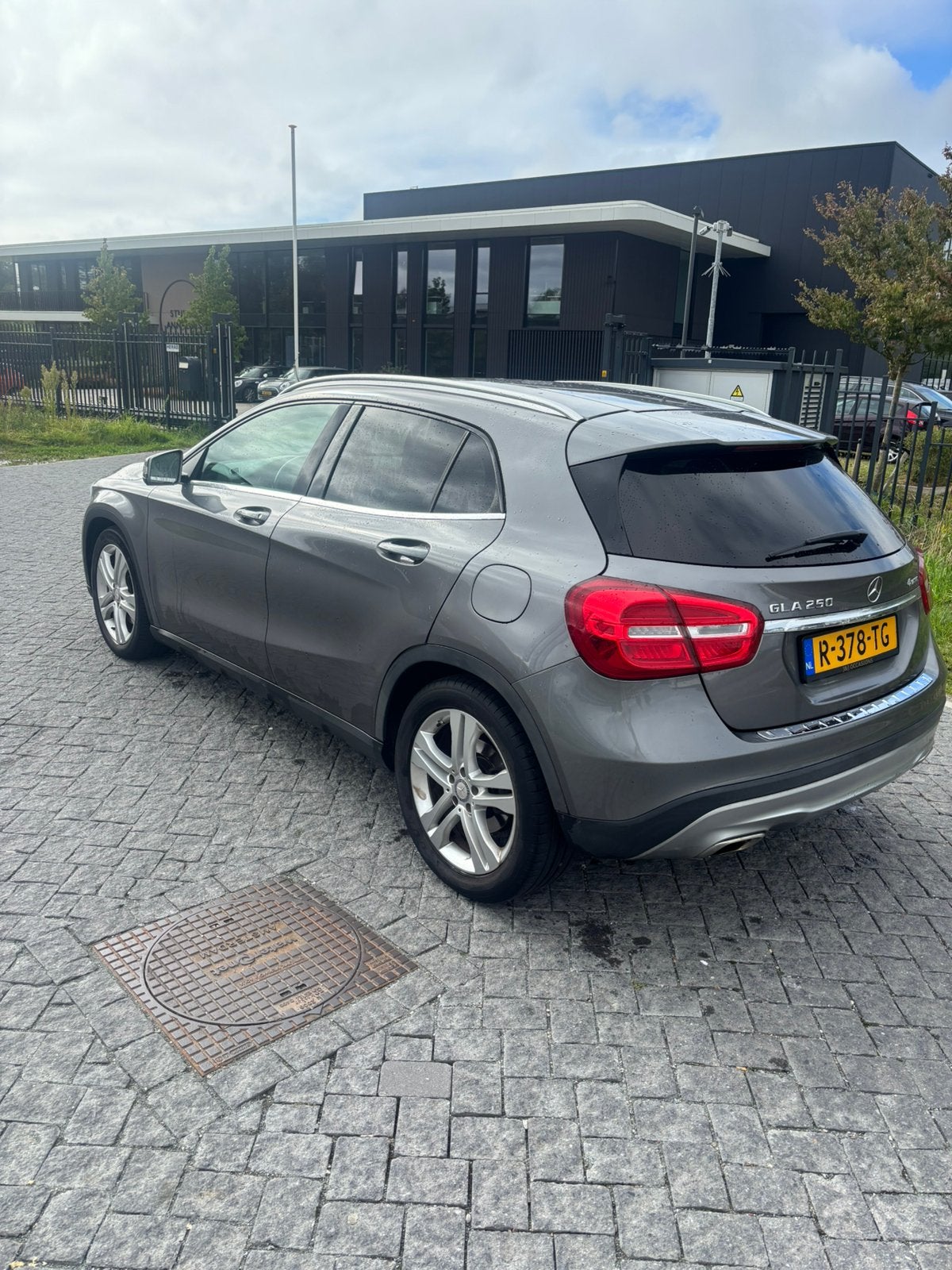 Mercedes GLA 250 4 Matic Automaat, Auto's, Automaat, Vierwielaandrijving, Particulier, Zilver of Grijs