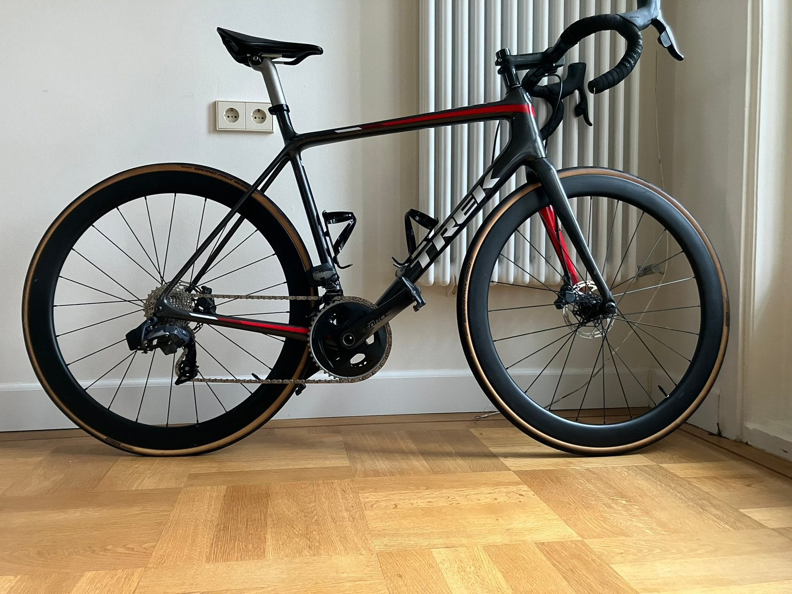 Trek Emonda SL7 SRAM FORCE AXS 12sp (Etap), Carbon, Zo goed als nieuw, Meer dan 20 versnellingen, Schijfrem