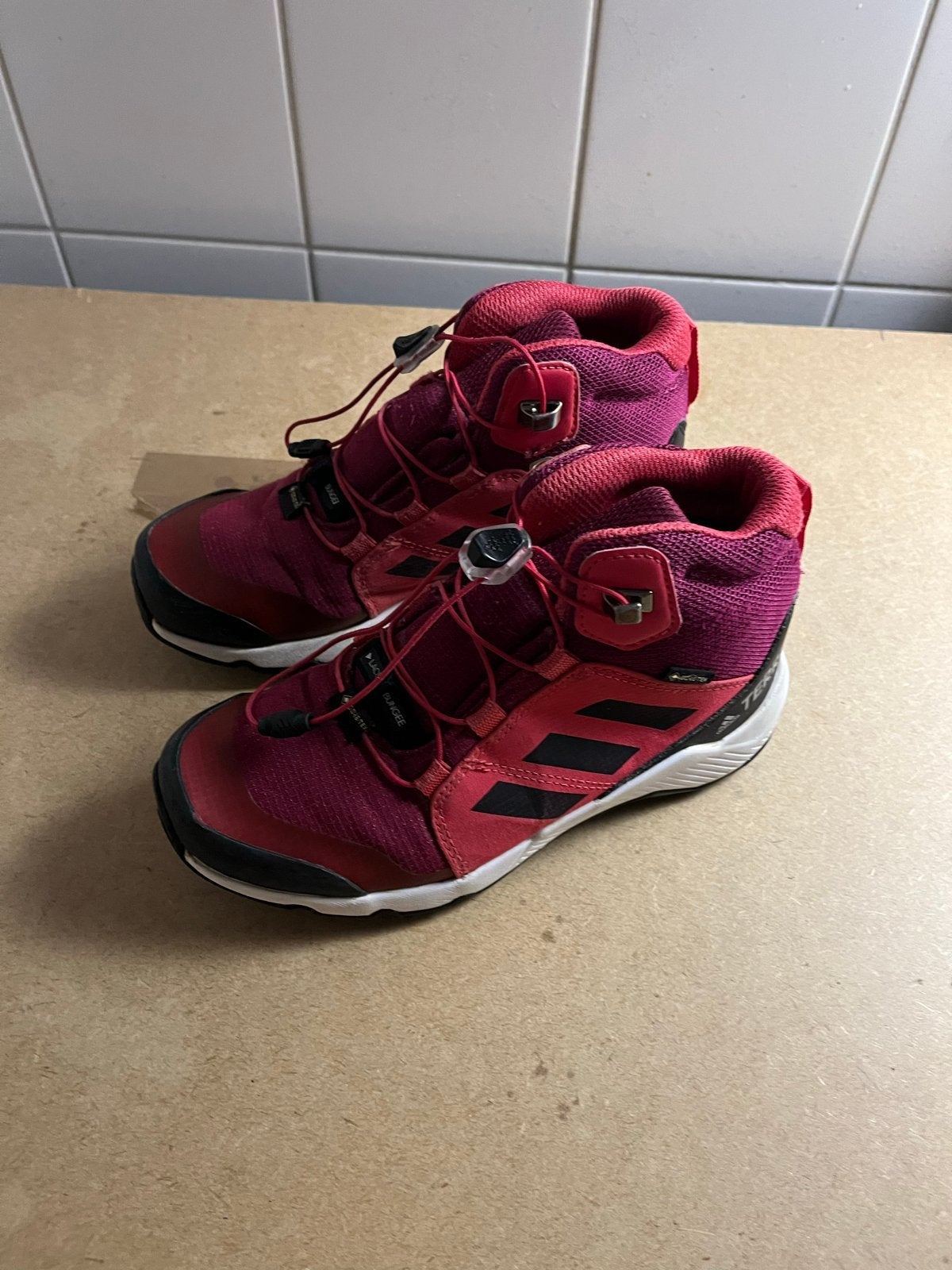 Adidas Terrex Gore-Tex wandelschoenen -  nieuw, Jongen of Meisje, Schoenen, Nieuw, Ophalen of Verzenden