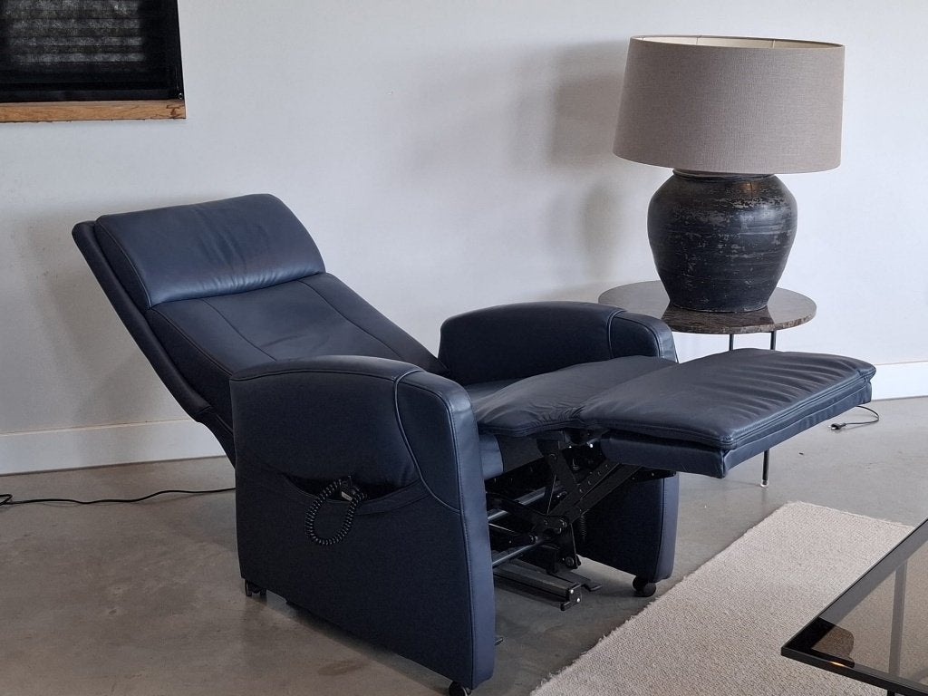 Fitform Wellness 296 sta-opstoel blauw leer – als nieuw, Ophalen of Verzenden, Zo goed als nieuw, Info@fitform.nl, 75 tot 100 cm