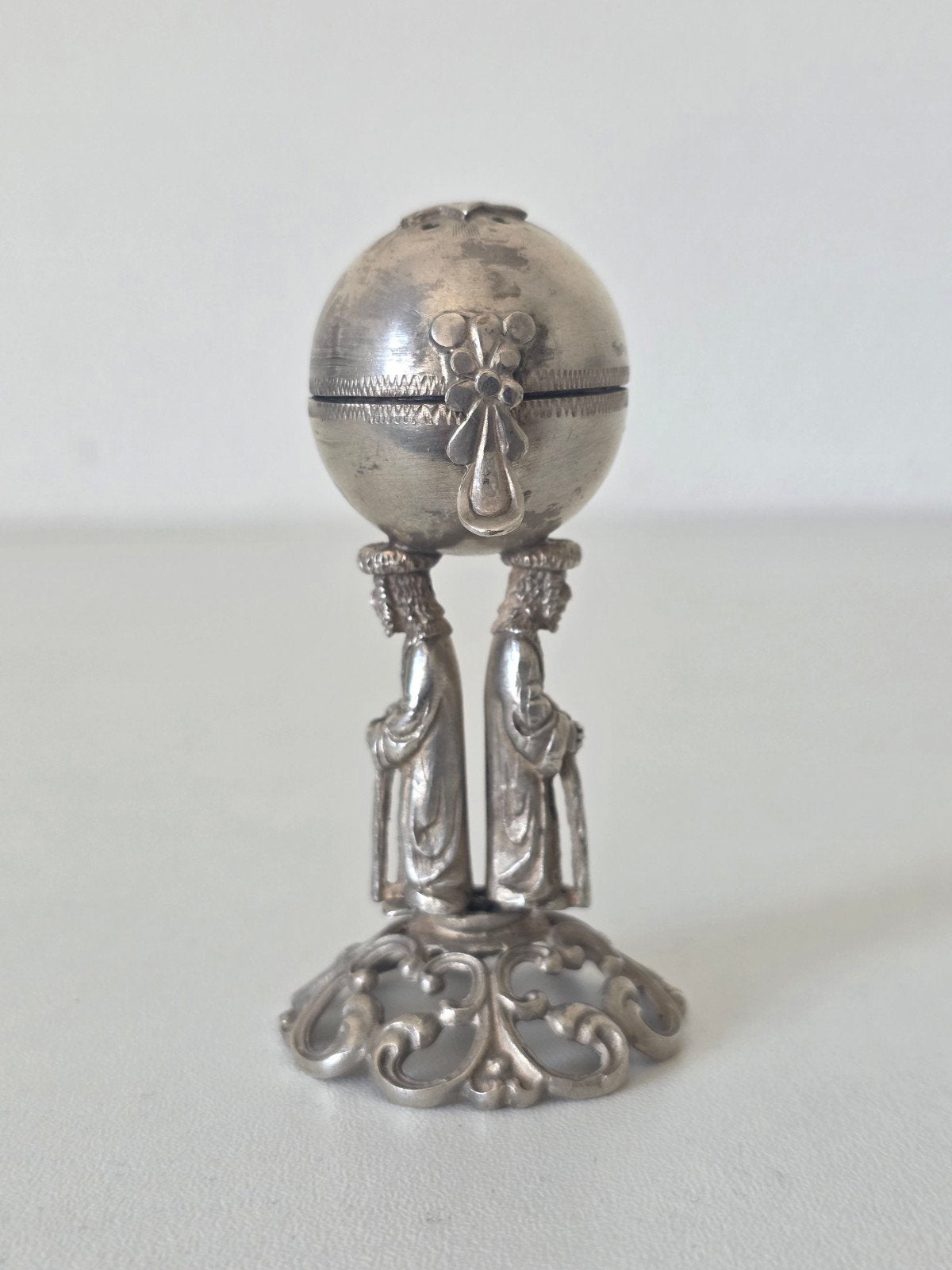 (1) Judaica - Zilver - 1891 - Besamim Judaica Kruidenbus, Ophalen of Verzenden, Zilver