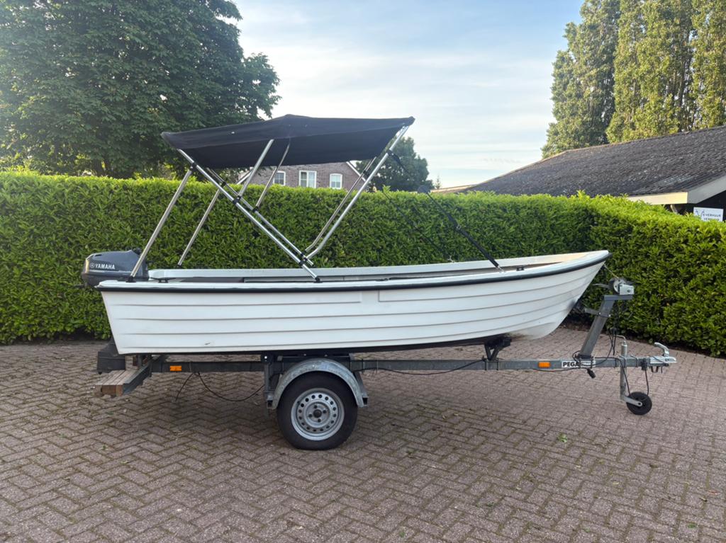 Crescent sloep met Yamaha buitenboordmotor + trailer, Watersport en Boten, Sloepen, Gebruikt, Overige merken, Afdekzeil, Benzine