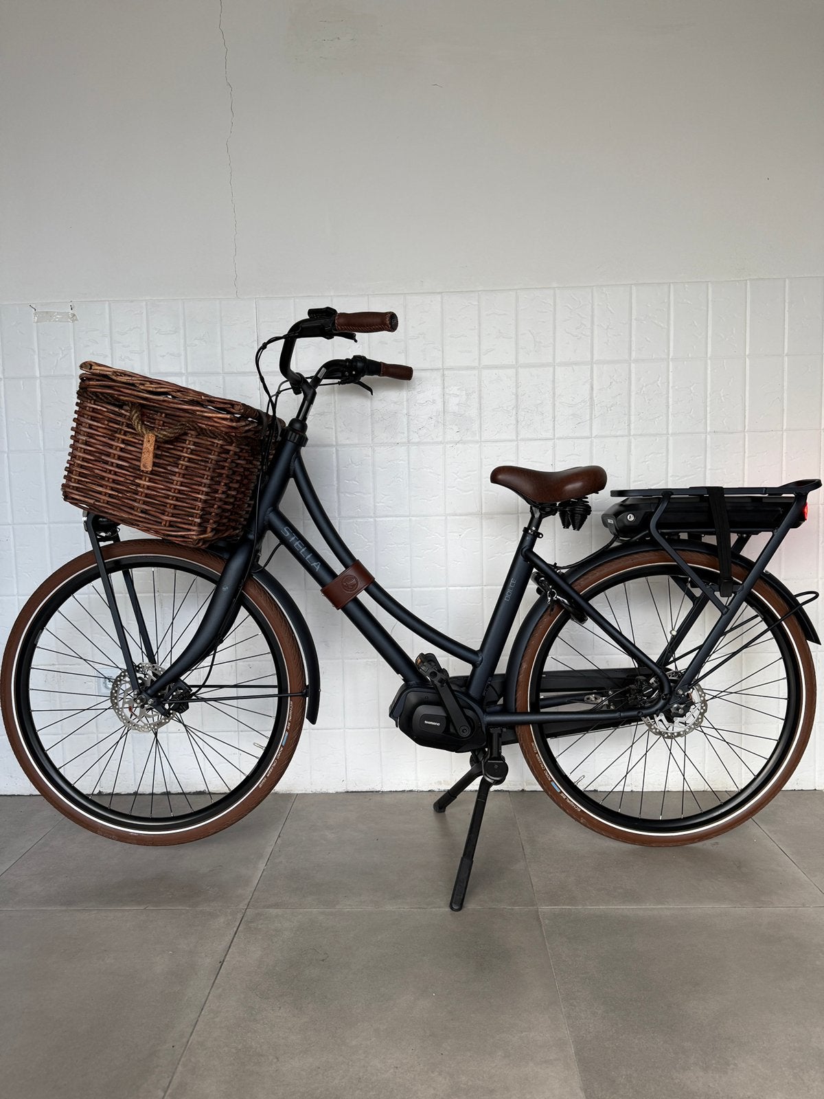 Stella Dolce Middenmotor Elektrische fiets Ebike Top staat, 53 tot 56 cm, Versnellingen, Zo goed als nieuw, Ophalen