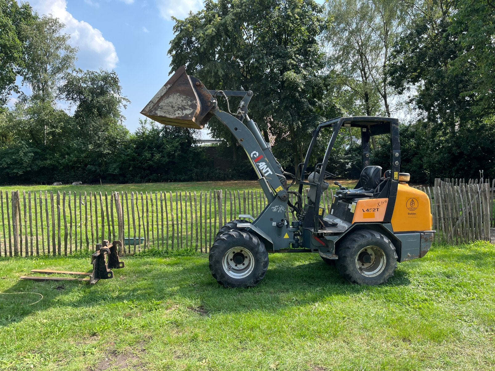 Giant v452T X-tra BJ 2012 1700KG hefvermogen  shovel loader, Ophalen of Verzenden, Wiellader of Shovel