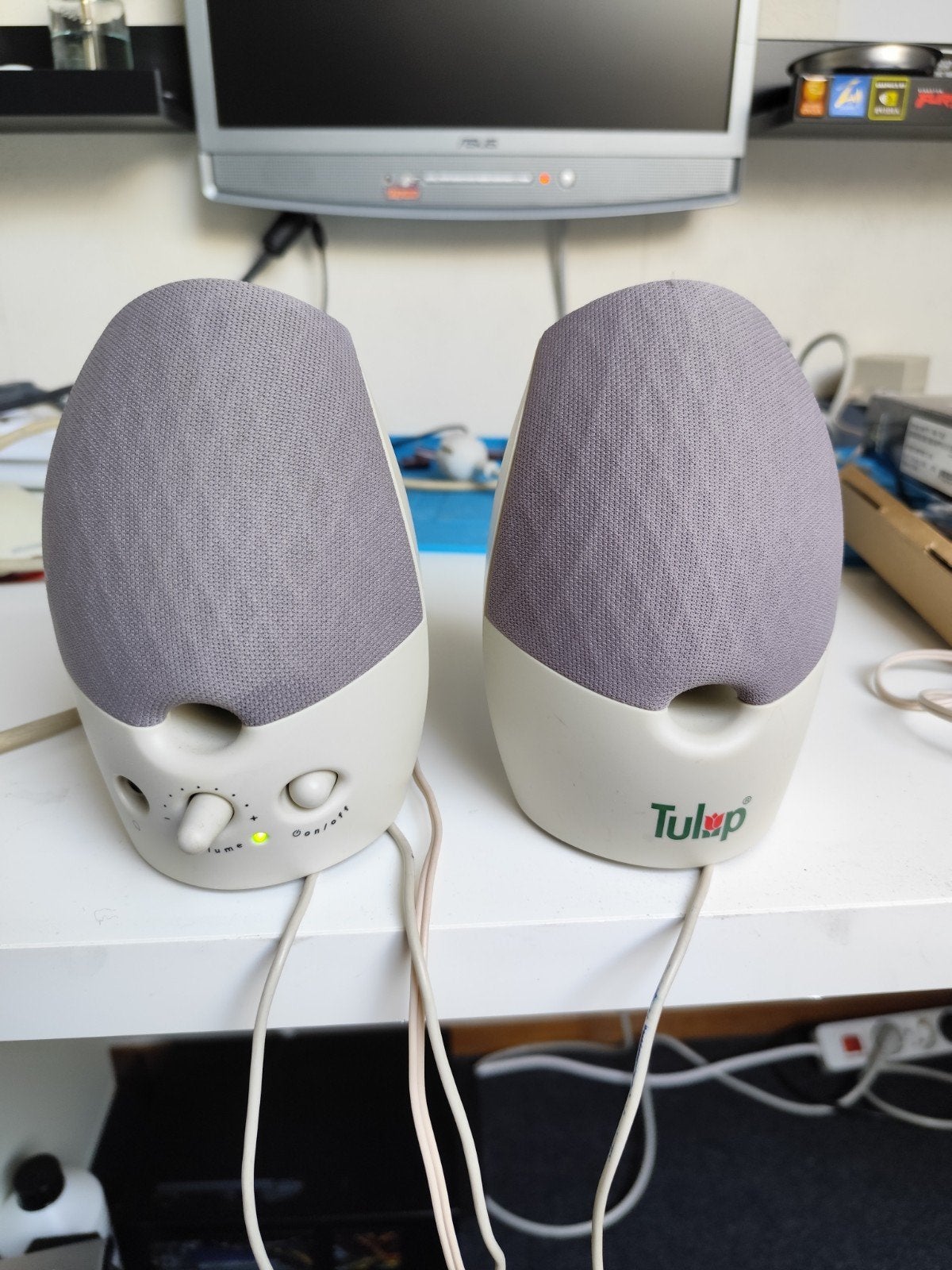 Tulip branded Labtec speaker set, Ophalen of Verzenden