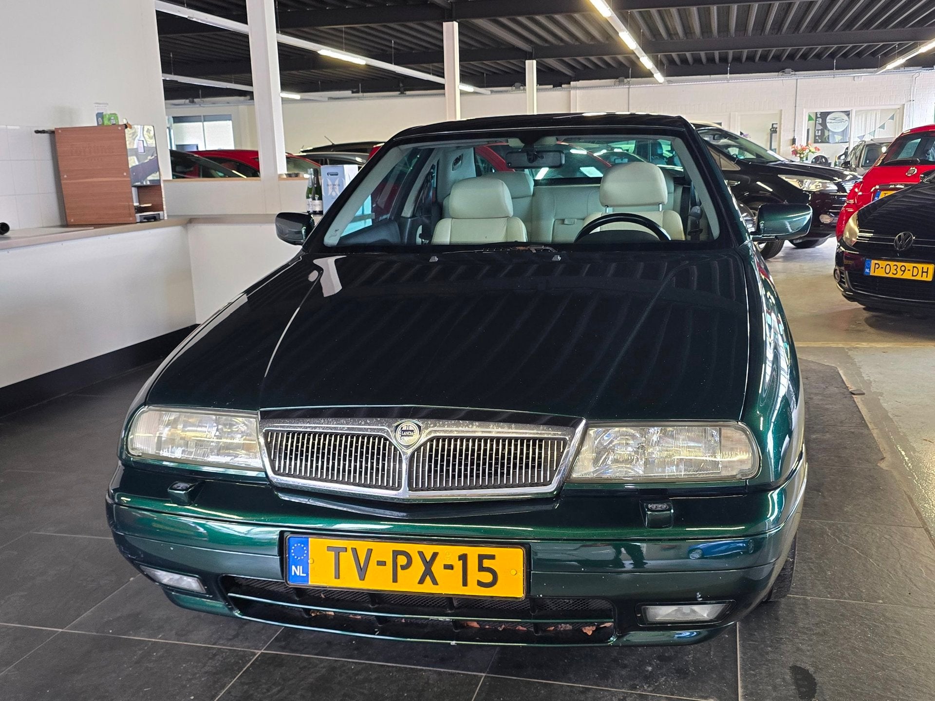 Lancia Kappa 2.4-20V/N.A.P/AIRCO/APK 07-2027/LEDER/, Auto's, Gebruikt, Beige, Kappa, 175 pk