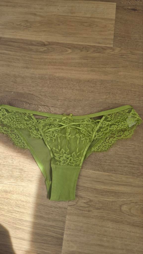 2x Hunkemöller Kanten String Groen Maat S, Hunkemöller, Ophalen of Verzenden, Groen, String