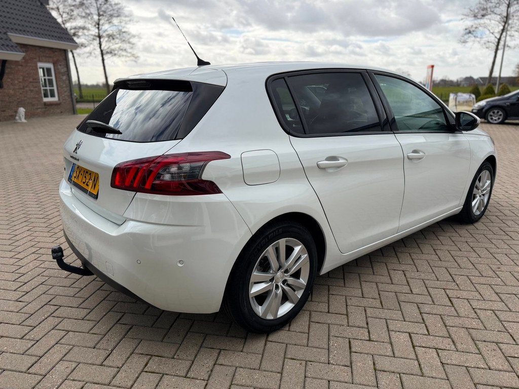 Peugeot 308 1.2 / Facelift model/ Blue Lease Executive/ NAP/, Auto's, Voorwielaandrijving, Stof, Gebruikt, Euro 6
