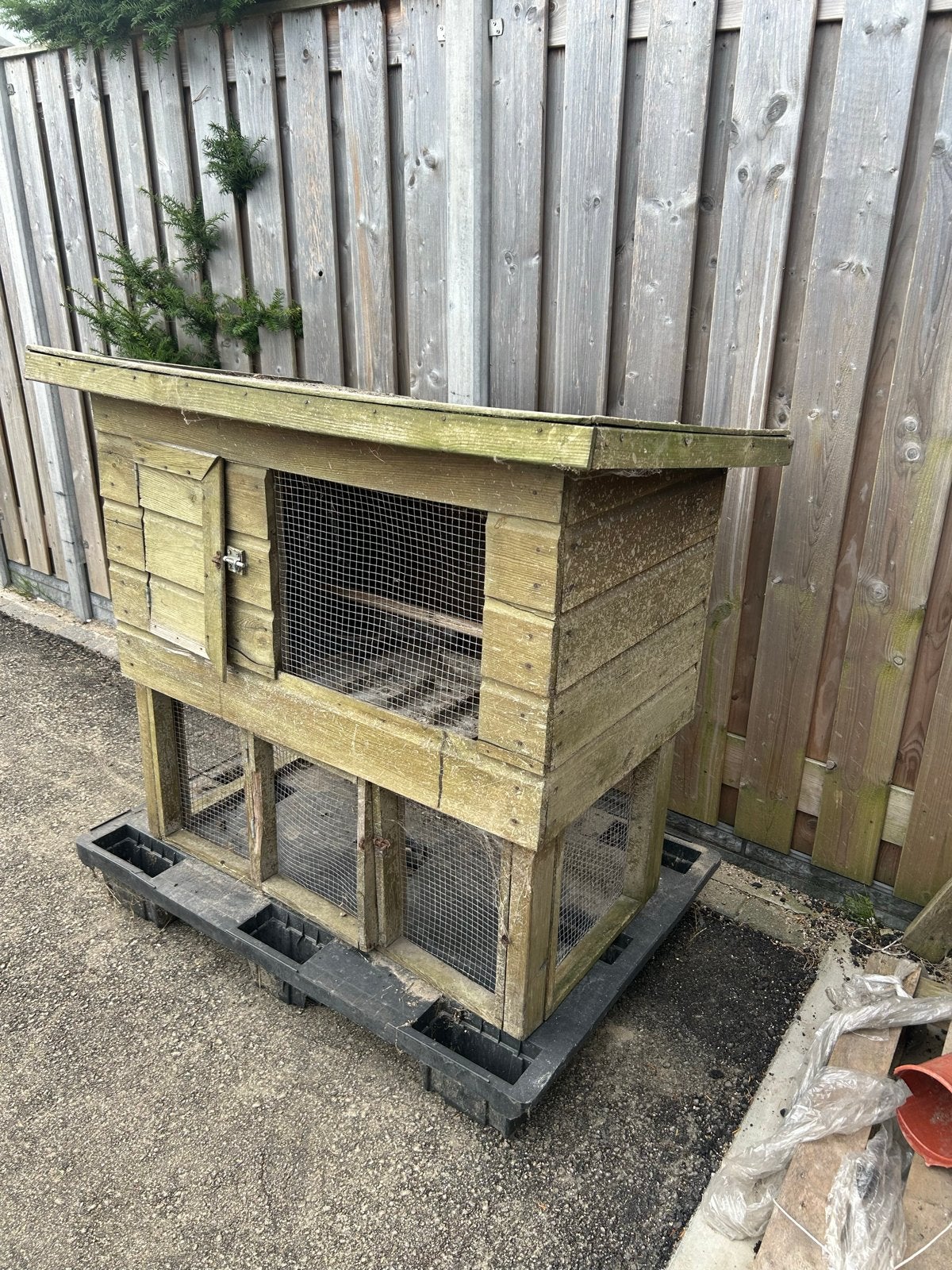 Te koop konijnenhok, Dieren en Toebehoren, Knaagdieren en Konijnen | Hokken en Kooien, Ophalen, Gebruikt, 90 cm of meer, Konijn