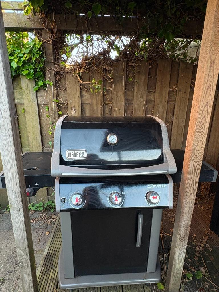 Weber Spirit gas barbecue + vuurkorf, Ophalen, Gebruikt, Weber