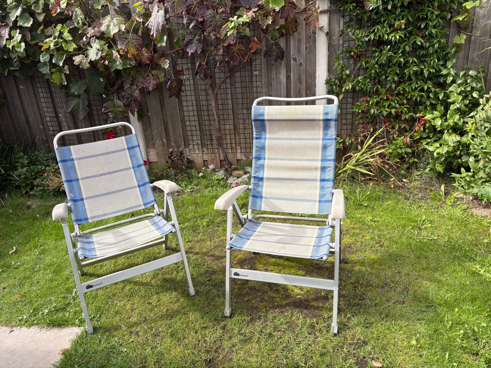 2x Campingstoel - Inklapbaar - Wit/Blauw gestreept, Tuin en Terras, Ophalen, Gebruikt, Metaal, Inklapbaar