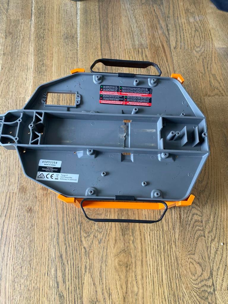 Traxxas Slash 2wd Chassis - Gebruikt, Hobby en Vrije tijd, Modelbouw | Radiografisch | Auto's, Zo goed als nieuw, Onderdeel, Elektro