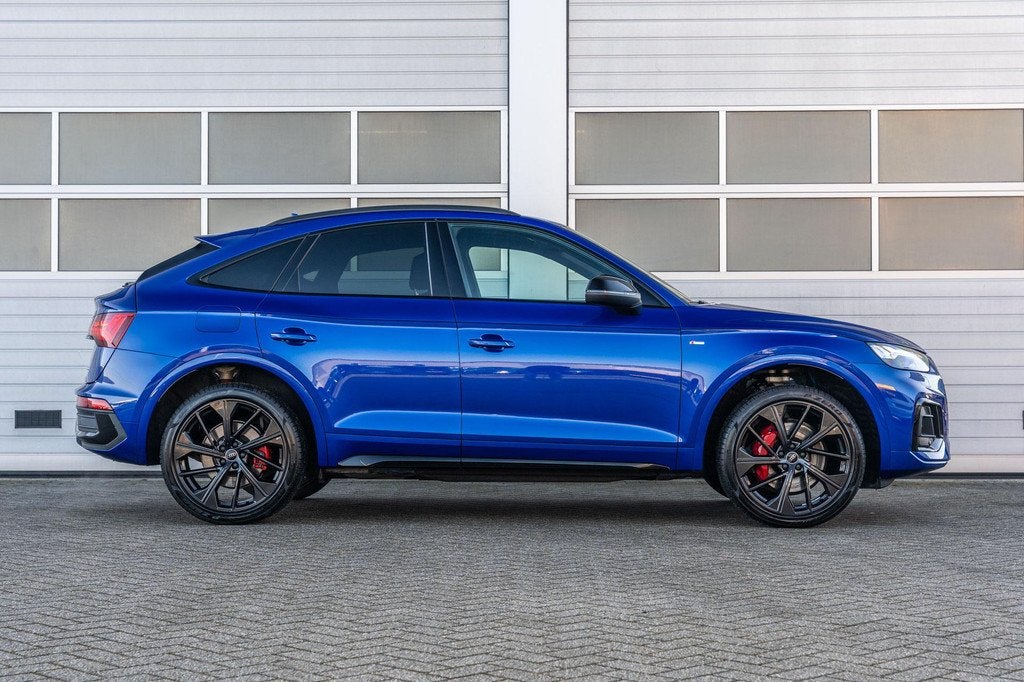 Audi Q5 Sportback 55 TFSIe 367pk quattro S edition Competiti, Auto's, Audi, Automaat, Gebruikt, 4 cilinders, Blauw