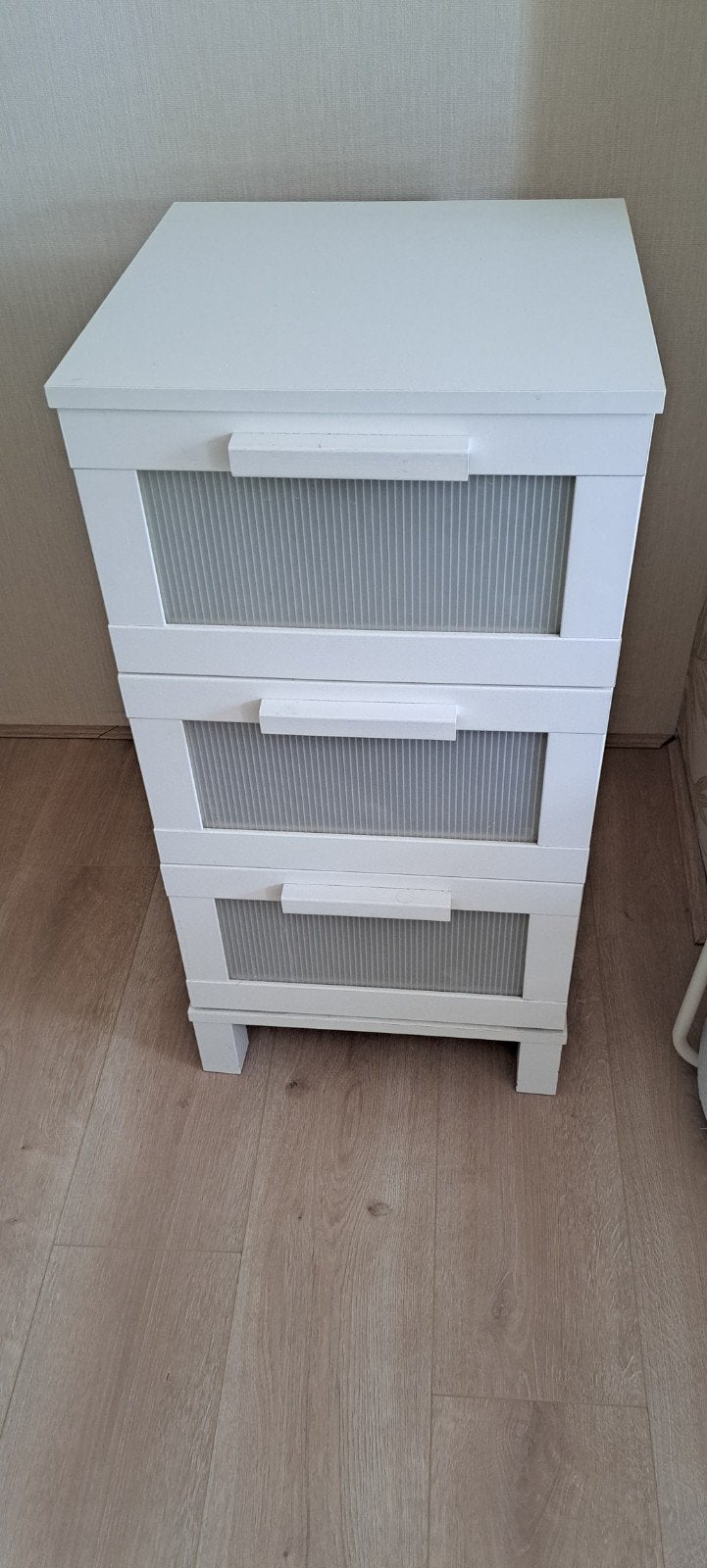 Witte ladekast met 3 laden - Zo goed als nieuw, Minder dan 50 cm, Ophalen of Verzenden, Zo goed als nieuw, 3 of 4 laden