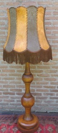 Vloer schemerlamp  bewerkte kap met franje en stevige voet, Ophalen