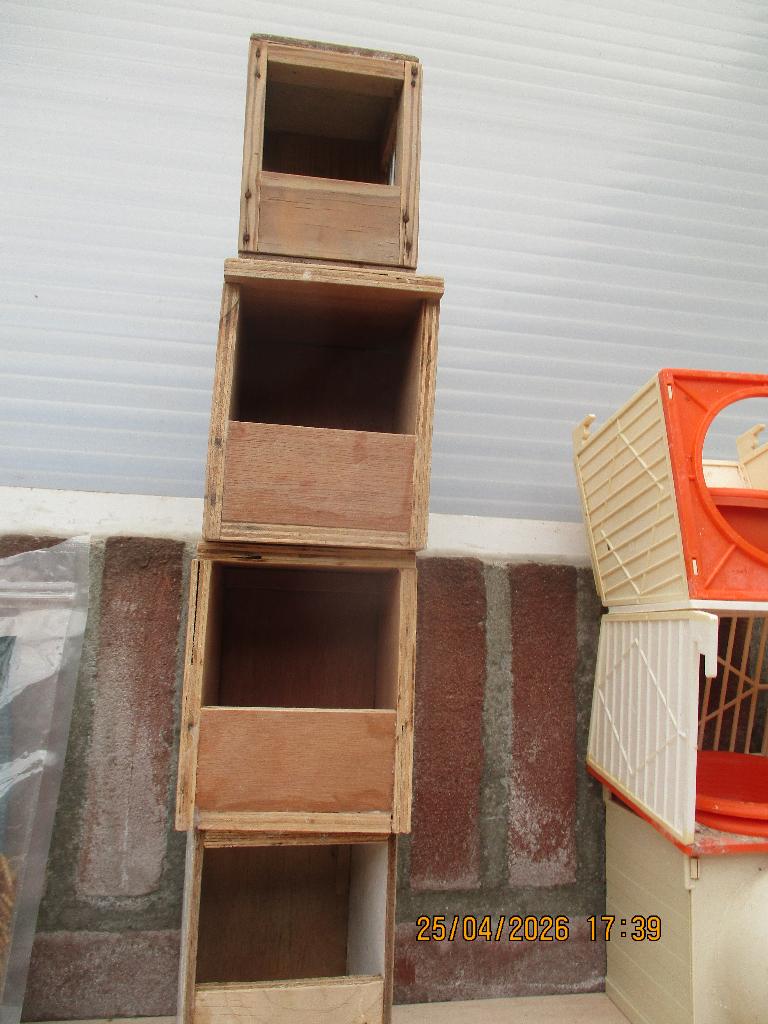 broedkastjes    hout, Ophalen, Gebruikt, Kooi-accessoires
